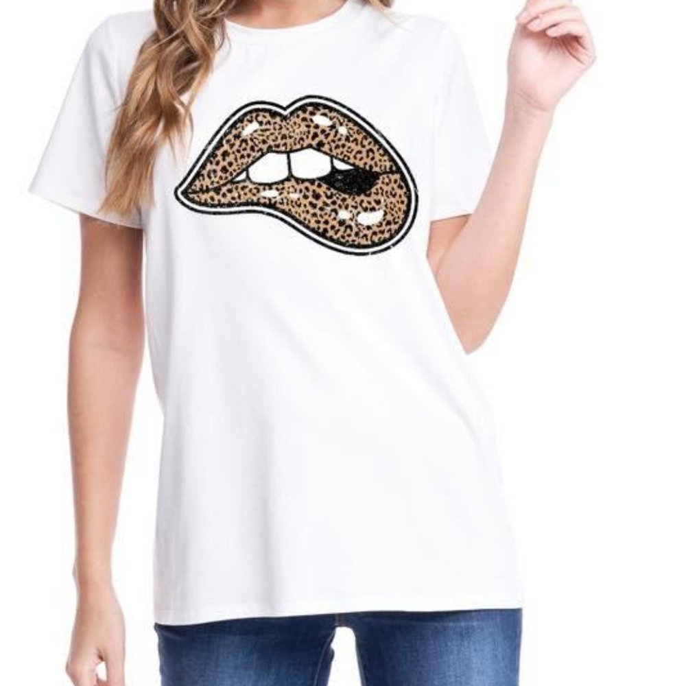 Leo Lips Graphic Tee